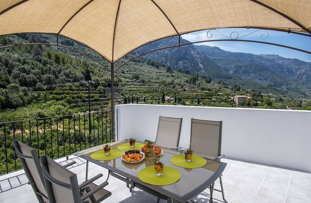 Townhouse ideal to relax and discover the Tramontana Mountains