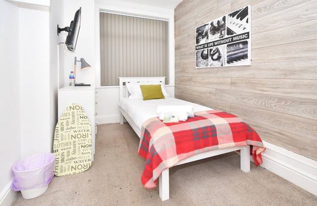 Townhouse @ Lord Street Crewe - Superior Single Ensuite With TV
