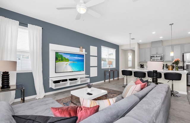 Townhouse w/Hot Tub Near Disney | Sleeps 12