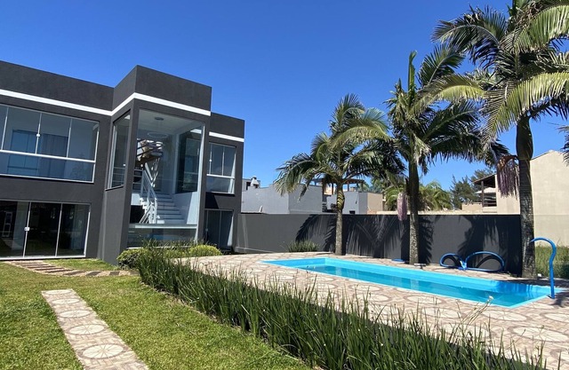 townhouse with pool