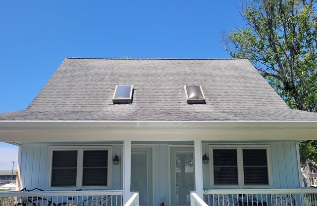 Tradewinds - Quaint Apartment in the Village