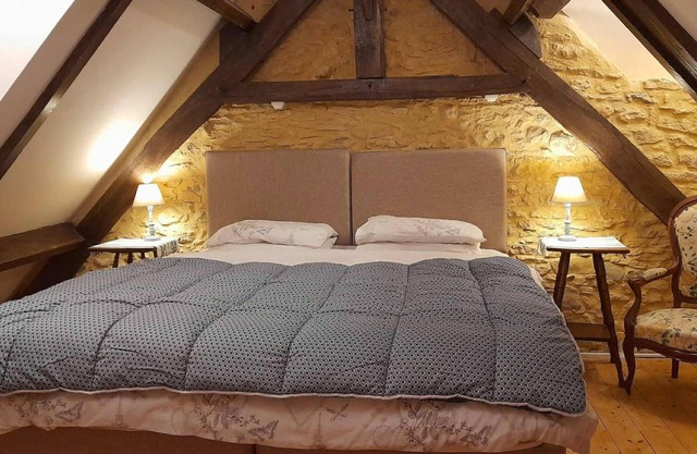 Traditional stone cottage 5km from Sarlat and 10km Lascaux