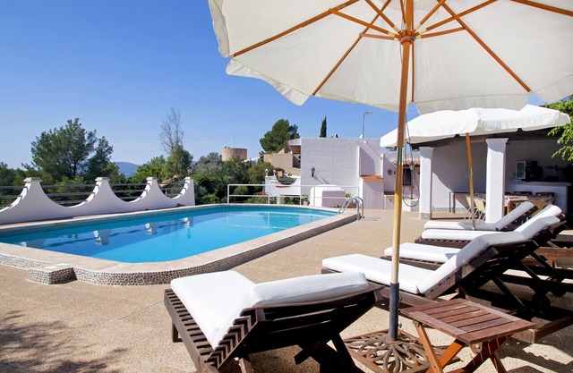 Traditional finca Sa Rota with perfect location 5 mins from Ibiza town