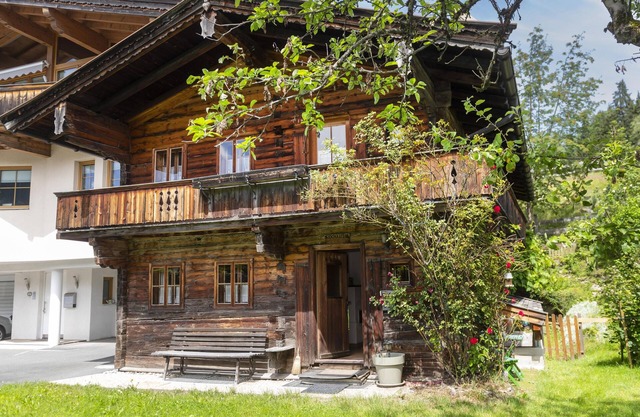 Traditional Tyrolean house, ski lift nearby