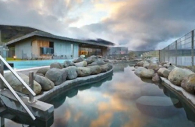 Traditional Cottage with Jacuzzi andLake