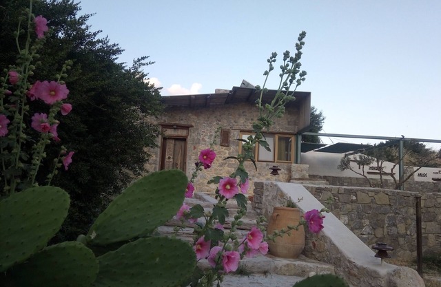 Traditional Dream Recidence, ' Cretan holiday home in the mountain village of Agios Ioannis "
