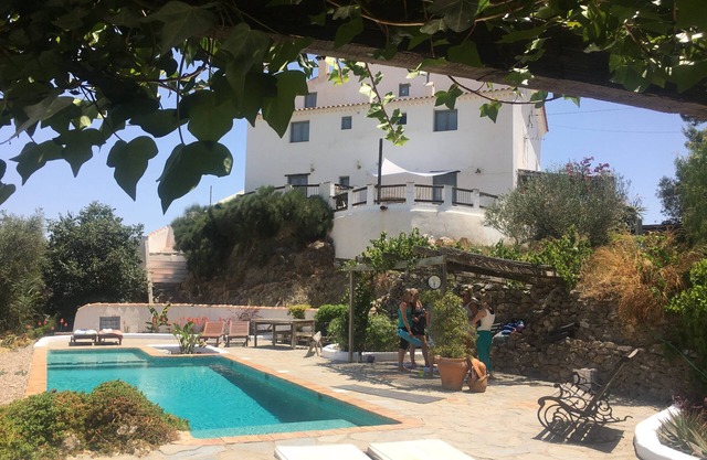 Traditional farmhouse in rural Spain with fantastic pool- 5 mins from village