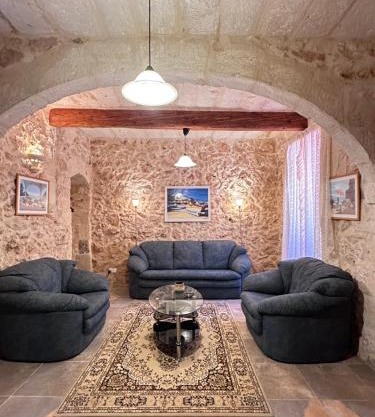 Traditional Holiday Home in the Heart of Nadur