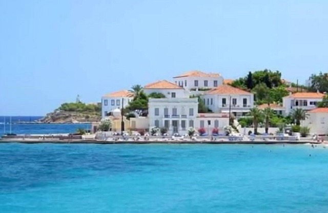 TRADITIONAL OLD MANSION IN THE ISLAND OF SPETSES, WITH SEA VIEW.