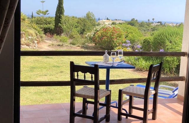 Traditional Portuguese house with lot of privacy and space.