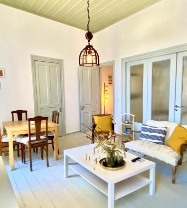 Traditional Stone House in Chandrinos