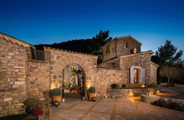 Traditional villa with private pool