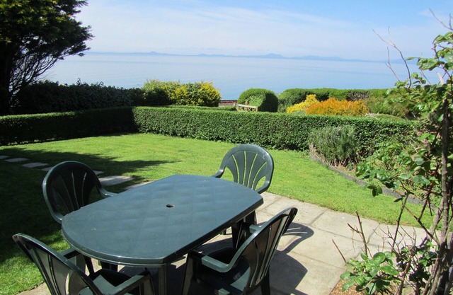 Traditional welsh cottage with Stunning Sea And Mountain Views