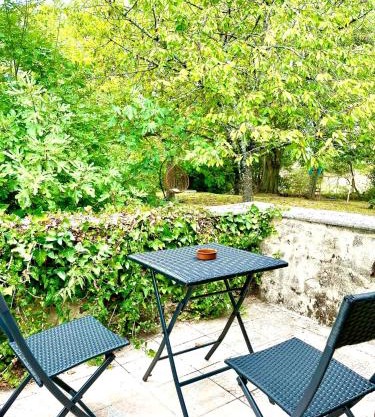 Tranquil 1 Bed Gite Walking Distance to Eymet