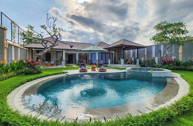 Tranquil, 2BR Villa with Pool & Jacuzzi Near Ubud