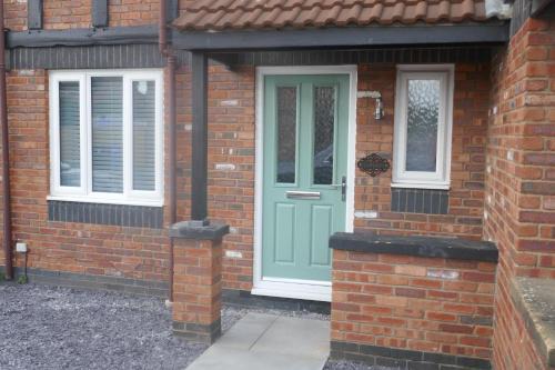Tranquil 3 bedroom town house with Sky Glass