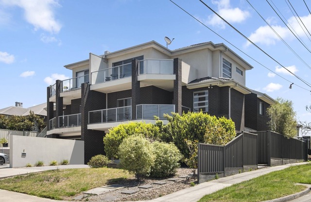 Tranquil 4-Bed Oasis with Garden & BBQ
