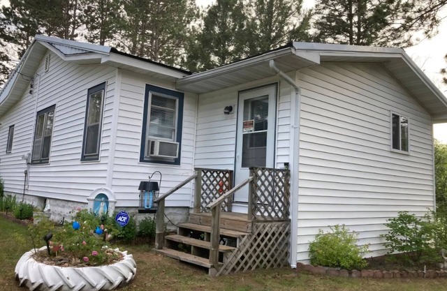 Tranquil cabin with AC in charming Argonne and 170 ft of frontage and 7 acres