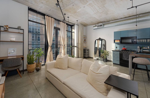Tranquil Condo in the Pearl Ideal for Long Stays