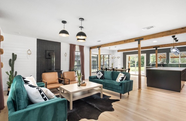 Tranquil Country Escape, 4 Bedrooms, Pond, Firepit