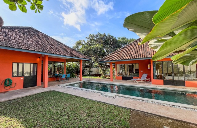 Tranquil & Cozy 3BR Villa Next to Berawa Canggu