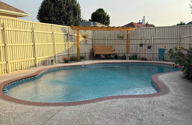 Tranquil Escape on Crooked Ridge in the City of Lakes