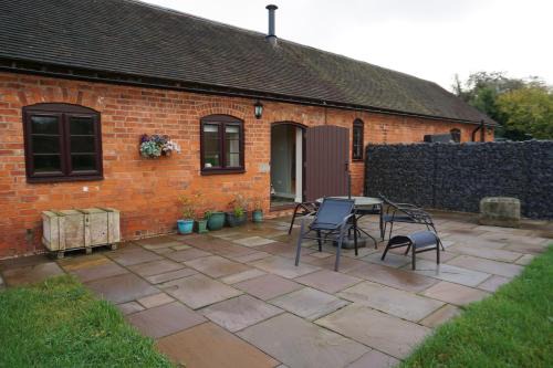 Tranquil Farlow Retreat Sleeps 4 with Parking