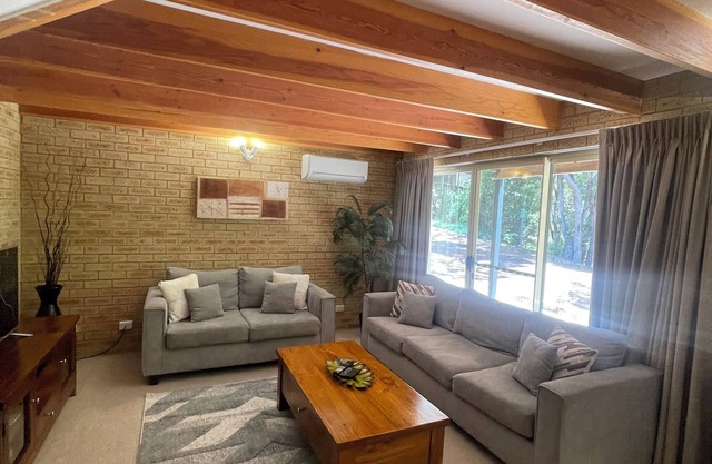 Tranquil forest retreat, 800 meters from town centre.