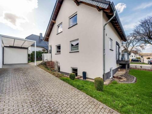 Tranquil Getaway in Scenic Roes