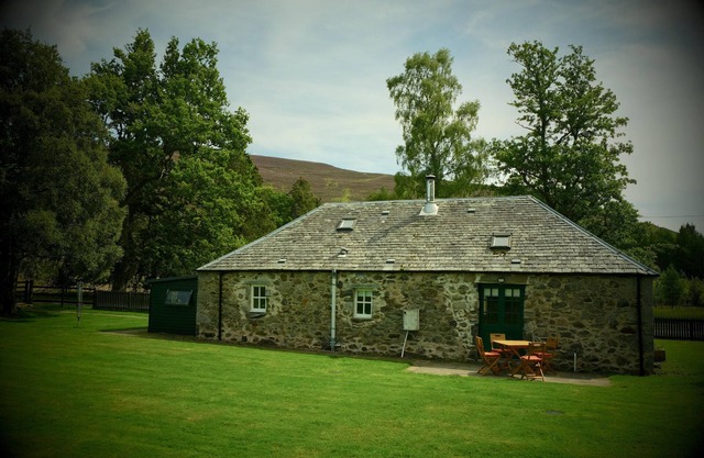 Tranquil Glenshee Cottage Retreat