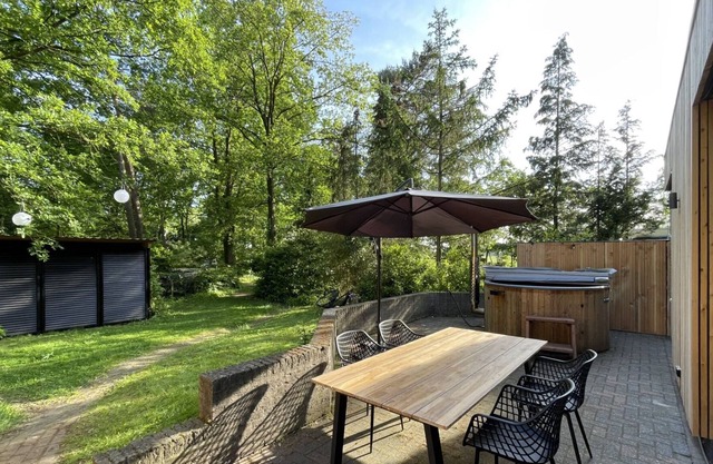 Tranquil holiday home in the middle of nature