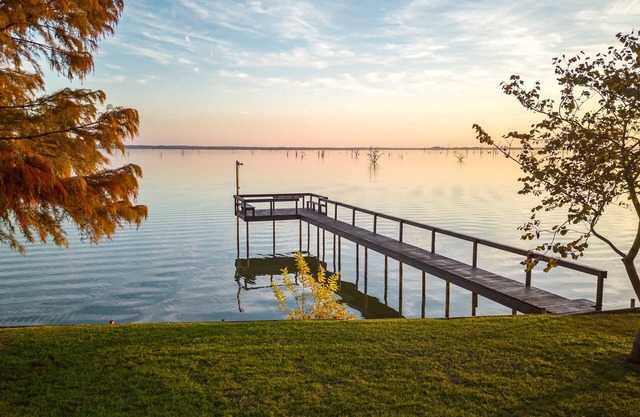 Tranquil Lakefront Retreat with Boat Dock - Richland Chambers Lake