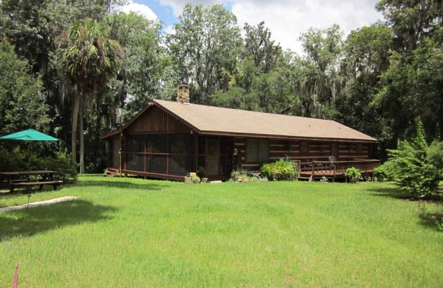 Tranquil outdoor paradise in the Ocala National Forest