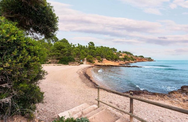 Tranquil Paradise, Private Pool - only 200m to beach!