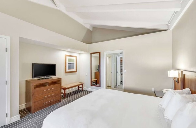 Tranquil Resort Room w/Full-Service Spa & Surrounded by Mountains