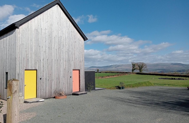 Tranquil setting overlooking the Black Mountains in a well-equipped apartment.