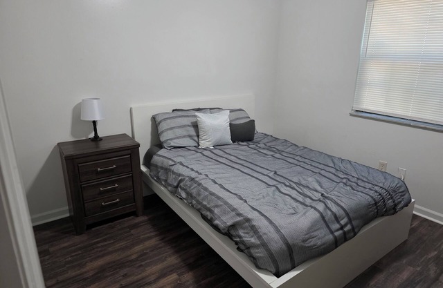 Tranquil townhome with AC in Tallahassee
