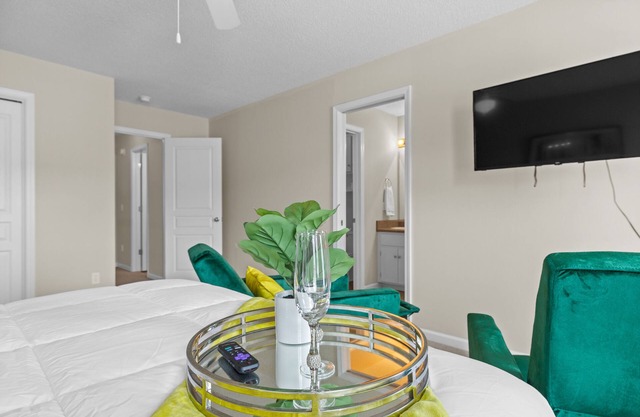 Tranquil Townhouse, Pet-Friendly-Mins from Ft. Rucker