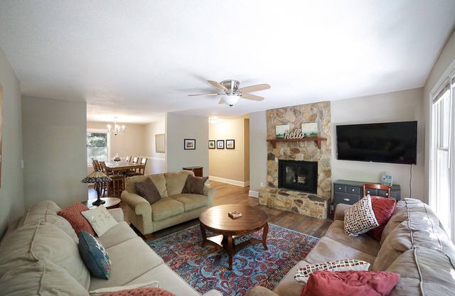 Tranquil Updated Home Mins to UGA & Downtown