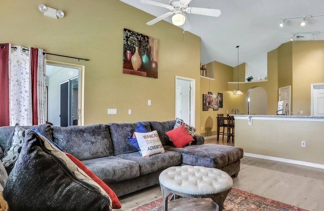 Tranquil vacation home with private pool & pond located minutes from theme parks