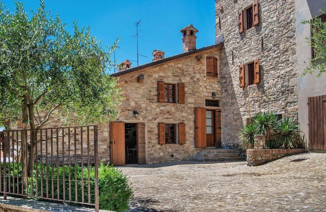 Tranquil Village Stay with Fireplace