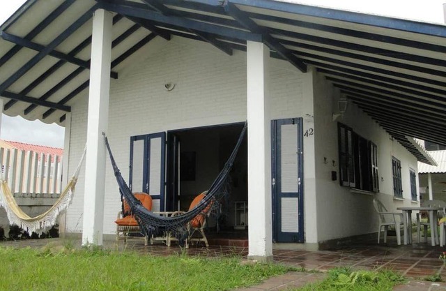 Tranquilidade a alguns passos da praia - churrasqueira, super wi-fi!
