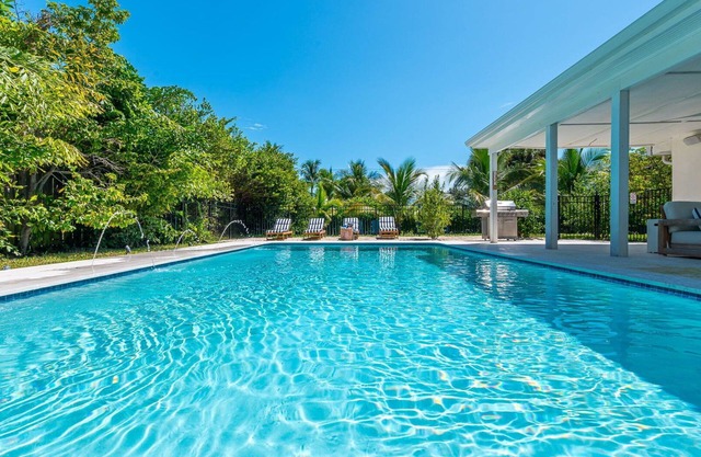 Tranquility Villa: Heated Pool & Lanai