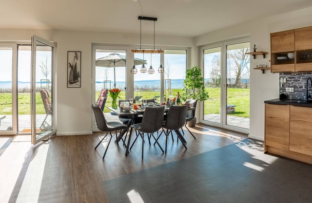 Traumhaft Gelegener Ferienbungalow Direkt am Schweriner See