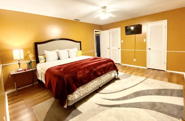 [Traveler Choice🧰 ]WiFi 75" TV/4BDR/3BT+Spacious/Gated+Safe@Hahira/nb l-75/GA🛫