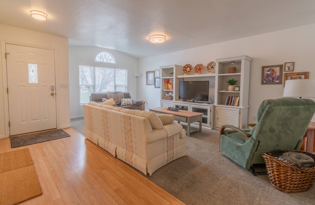 Traveler's Rest 3 Bedroom Home by RedAwning