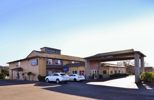 Travelodge Suites by Wyndham Newberg