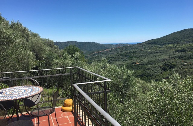 Tre - Kelan Apartment in country villa with swimming pool 15km from the sea