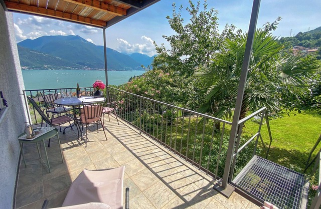 Tre Terre Country Holiday Home with Lake View
