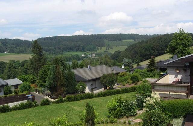 Treat yourself to rest and relaxation in the beautiful Sauerland directly on the lake.